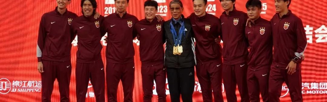 球探体育在线直播-吕文君回归根宝基地幕后：曾多次与恩师徐根宝进行长时间单独交流